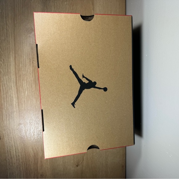 Air Jordan 12 Retro Hyper Royal Women’s Size 7.5 Sneakers - Picture 12 of 12